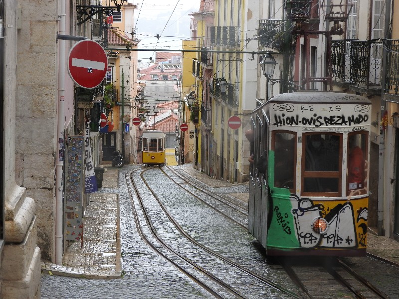 35 LISBONA Ascensor Da Bica